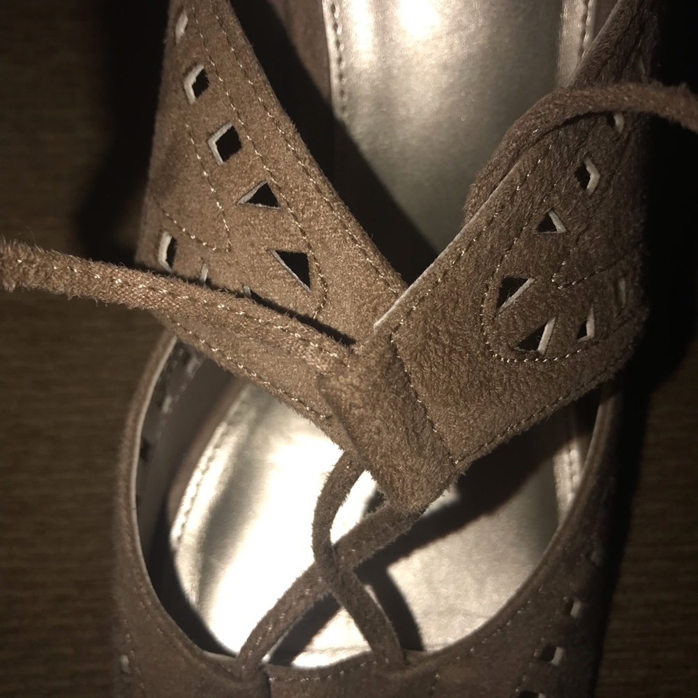 Beige heels - Picture 5 of 5